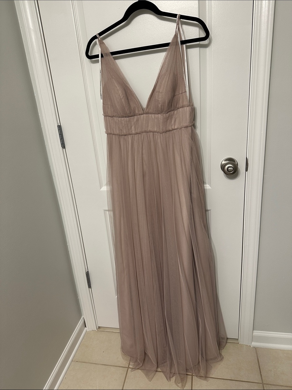 Spaghetti-Strap Tulle Formal Dress in Champagne